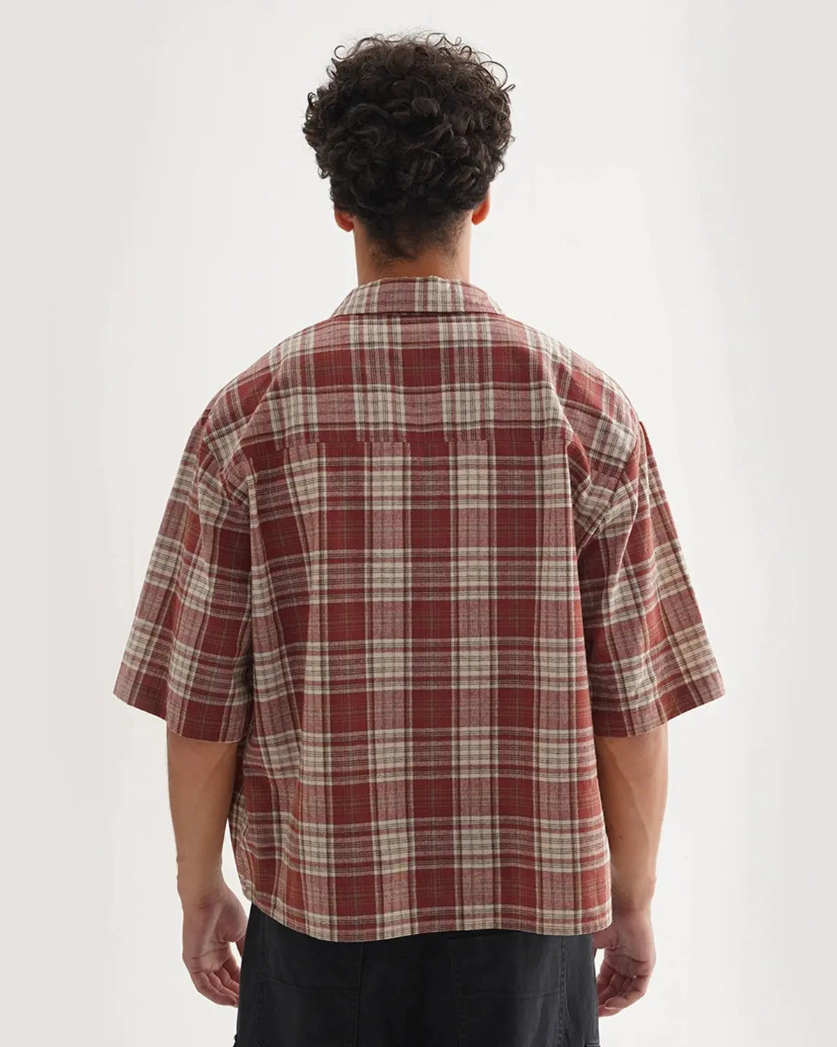 Chemise boxy à carreaux rouges en coton — vue complémentaire 7
