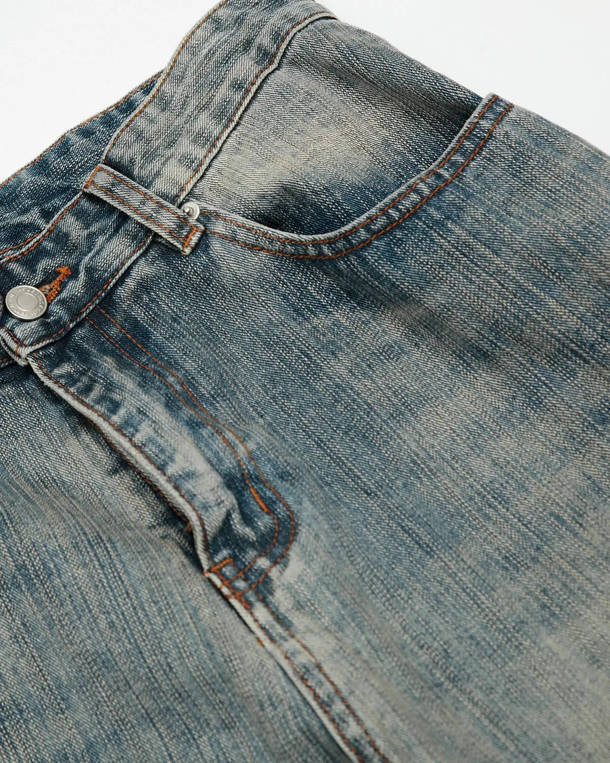 Jean baggy bleu délavé à texture irrégulière — vue complémentaire 3