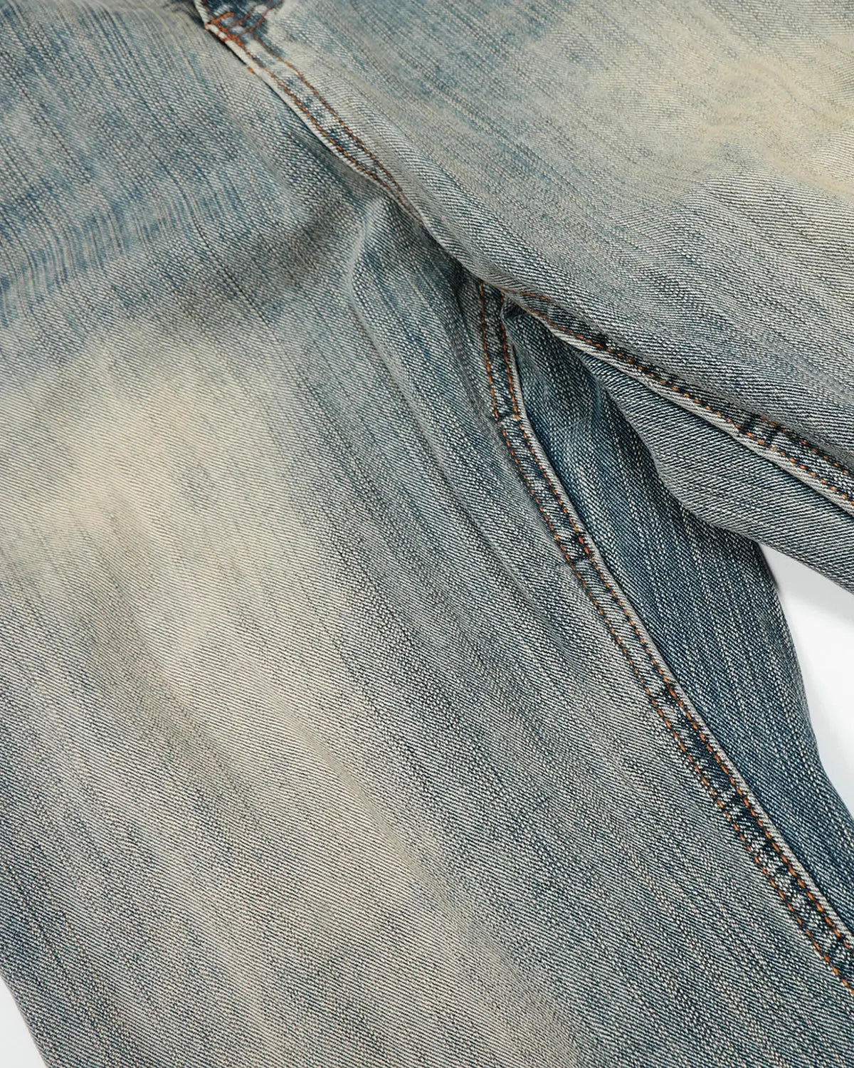 Jean baggy bleu délavé à texture irrégulière — vue complémentaire 9