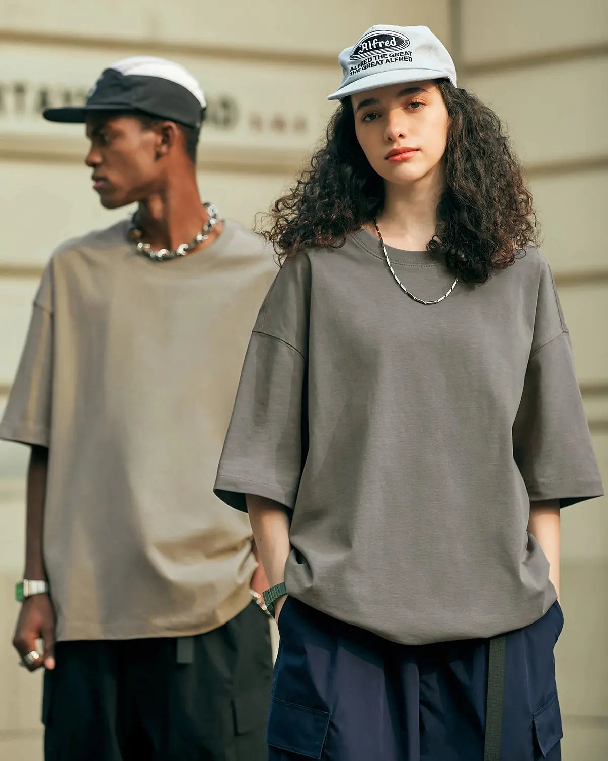 T-shirt oversize uni gris en coton épais — vue complémentaire 3
